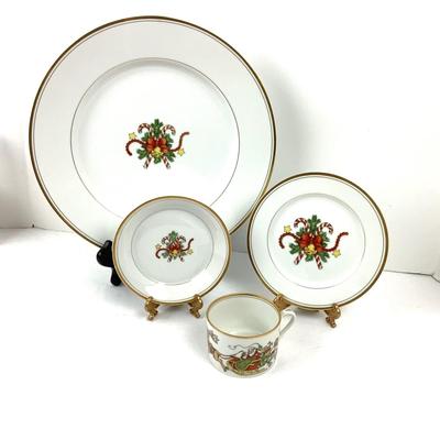 151 Fitz & Floyd â€œSt.Nicholasâ€ Dish Set 1978