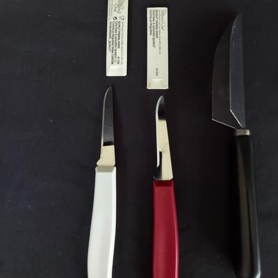 Pampered Chef Kitchen Gadgets and Utensils (K-BBL)