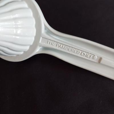 Pampered Chef Kitchen Gadgets and Utensils (K-BBL)