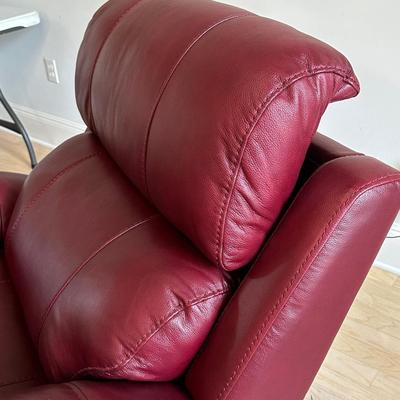 Power Leather Recliner ~ Mint Condition ~ ZHEJIANG HOME POINT FURNITURE
