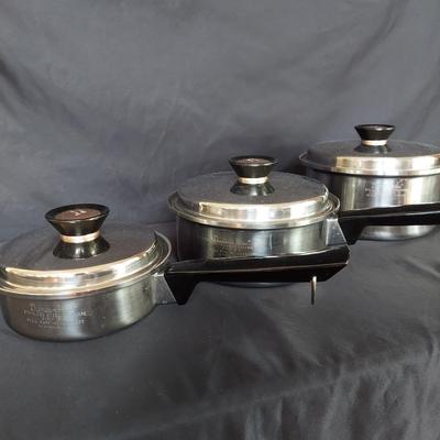 Vintage Duncan Hines Regal Ware Pans (K-BBL)