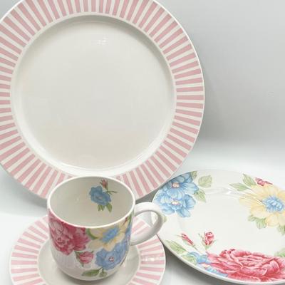 TIENSHANG STONEWARE ~ Prima Rose ~ 4 Piece Place Setting For 4