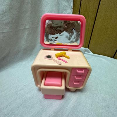 Retro Barbie Dollhouse Accessories & Corvette (BO-KL)