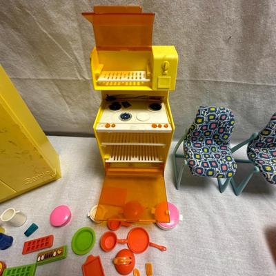 Retro Barbie Dollhouse Accessories & Corvette (BO-KL)