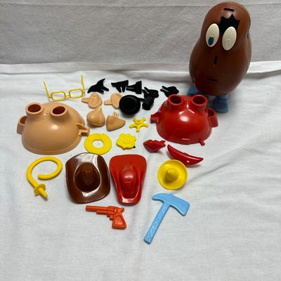Retro Tinker Toys, Playskool Blocks & Beads, & Mr. Potato Head (BO-KL)