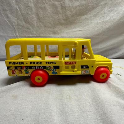 Fisher Price Family Play Farm with Animals & More (BO-KL)