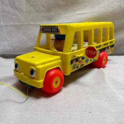 Fisher Price Family Play Farm with Animals & More (BO-KL)