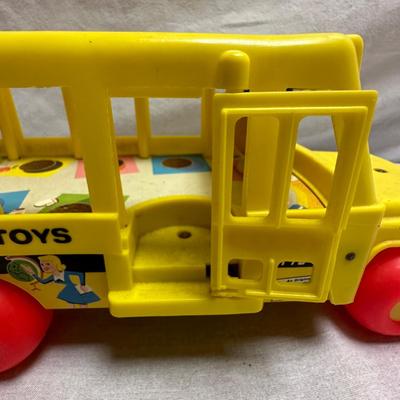 Fisher Price Family Play Farm with Animals & More (BO-KL)