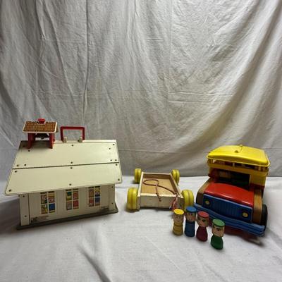 Vintage Playskool Schoolhouse with Playground & Retro-Style Camper (BO-KL)