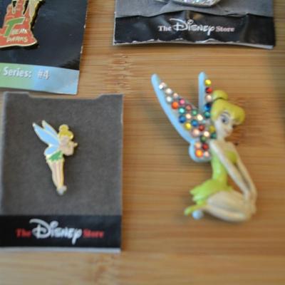 LOT 104. DISNEY PINS