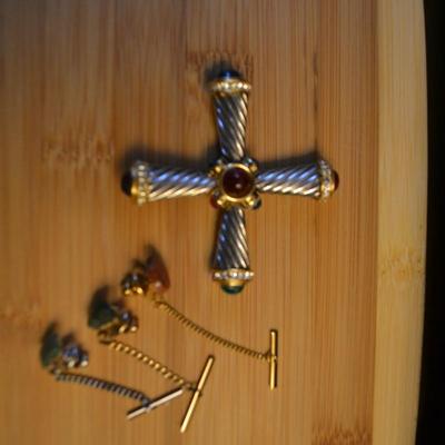 LOT 109. GIVENCHY GOLD TONE GLASS CABOCHON MALTESE CROSS BROOCH PIN
