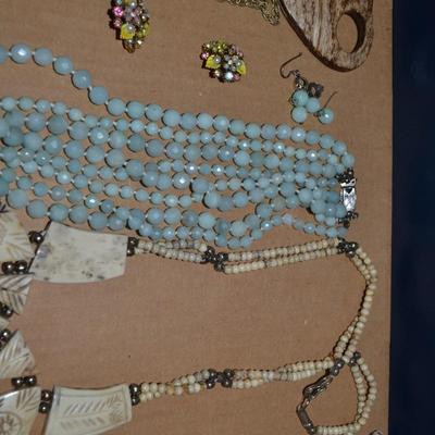 LOT 108. COSTUME JEWELRY LOT
