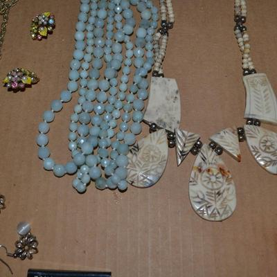 LOT 108. COSTUME JEWELRY LOT