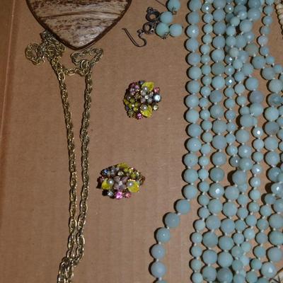 LOT 108. COSTUME JEWELRY LOT