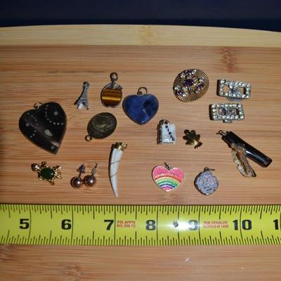 LOT 110. COSTUME JEWELRY LOT