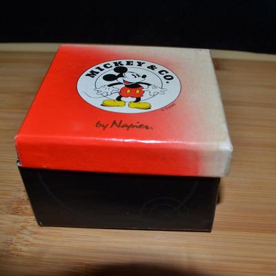 LOT 73:  DISNEY MICKEY MOUSE PIN