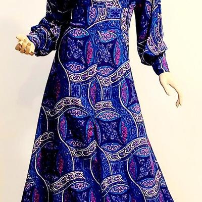 Vtg 70s Paisley Maxi dress Poet Collar Dolman sleeves