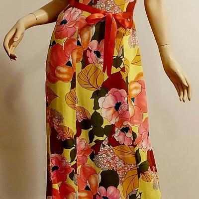 Vtg 60-70s Alice Polynesian Floral Maxi Demi back wings