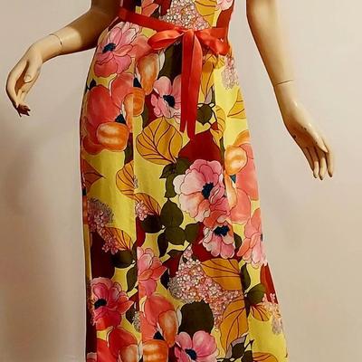 Vtg 60-70s Alice Polynesian Floral Maxi Demi back wings