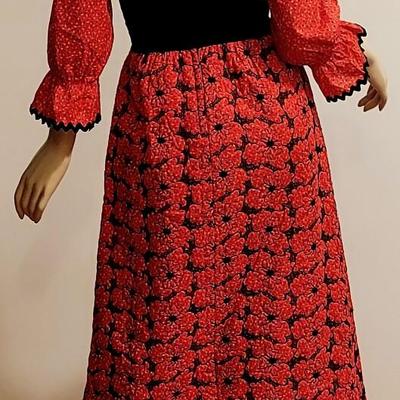 Vtg 1970s Tracy Petites red/blk Quilded Corset Maxi dress