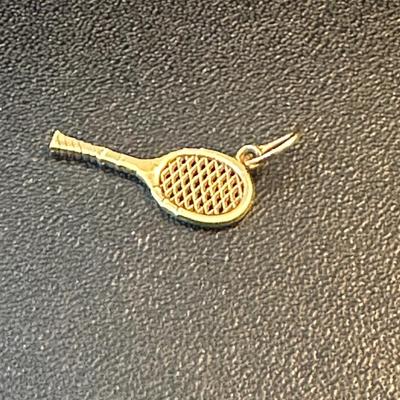 LOT 133   14K GOLD TENNIS RACQUET CHARM