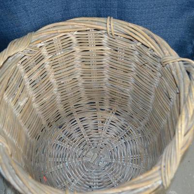 LOT 145. LARGE BASKET