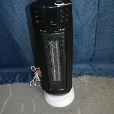 LOT 150 DELONGHI HEATER WITH REMOTE