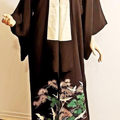 Vtg Japanese Silk Hand Painted Kimono Family Crest Kyoto, Japan Circa 1940's