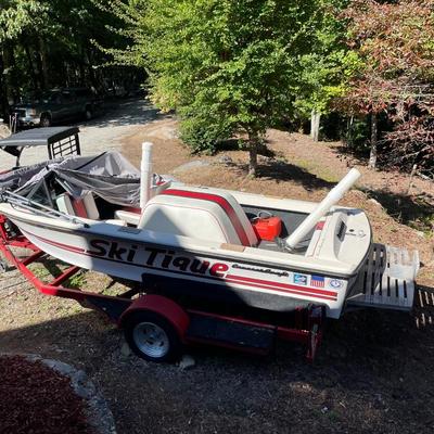Correct Craft Ski Tique Boat