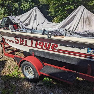 Correct Craft Ski Tique Boat