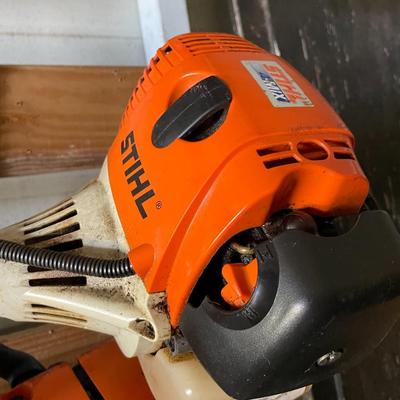 Stihl KM 90 R Pole Saw with Extension, heavy trim blade, Weedeater and Hedge Trimmer Attachments