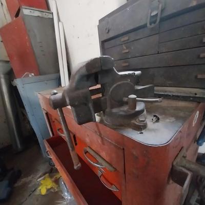VARIETY OF METAL TOOLBOXES AND VISE