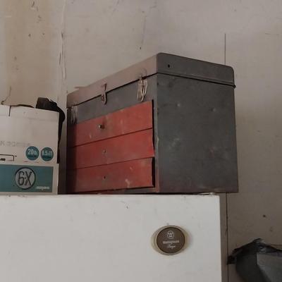 VARIETY OF METAL TOOLBOXES AND VISE