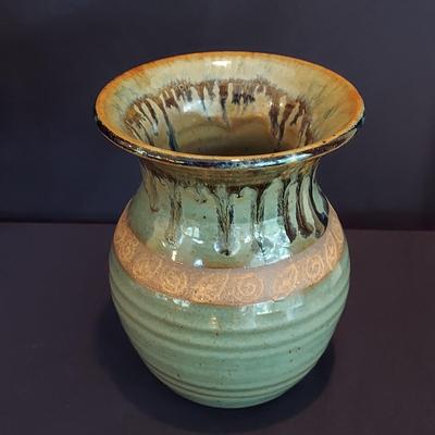 Signed Stoneware Decor and Serving Dishes (DR-BBL)