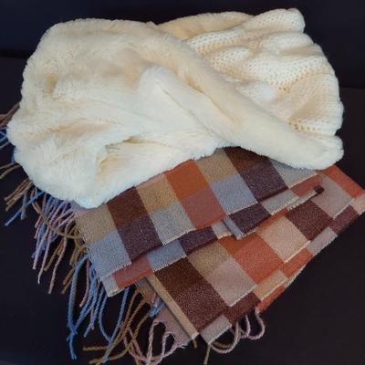 Women's Winter Gloves and Scarves (HC-BBL)