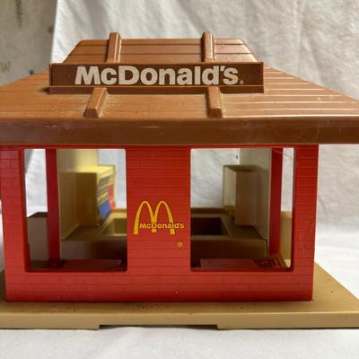 Fisher Price Sesame Street Playhouse & McDonalds (BO-KL)