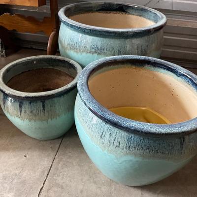 3 ceramic pots