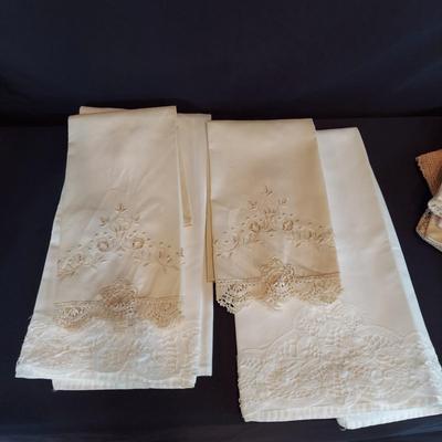 Vintage Table Linens (HC-BBL)