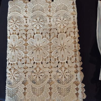 Vintage Table Linens (HC-BBL)