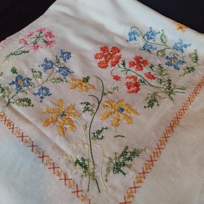 Vintage Table Linens (HC-BBL)