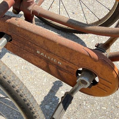 RALEIGH ~ Vtg Tricycle ~ *Read Details