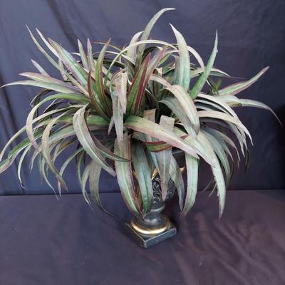 Faux Potted Plants and Topiaries (LR-BBL)