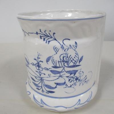 Vintage Ceramic Blue Onion Salt Box Holder Storage