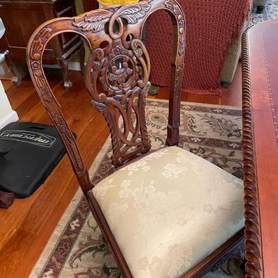 Beautiful Dining Table Vintage Style