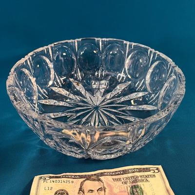 BEAUTIFUL LEAD CRYSTAL SERVING BOWL EGG AND DART PATTERN