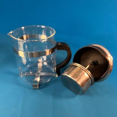 LIKE NEW GLASS TEA POT WITH INFUSER FOR LOOSE TEA