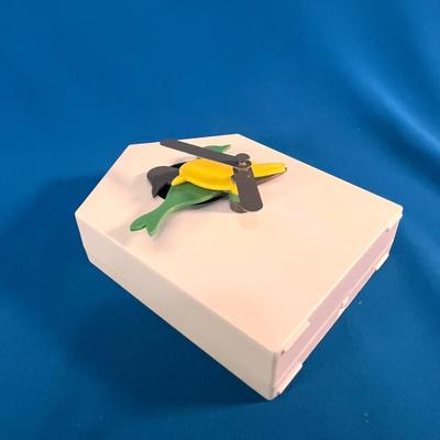 UNUSUAL BIRD WALL CLOCK BATTERY OPERATED