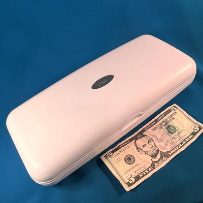 LIKE NEW OSTER ELECTRIC KNIFE IN CASE