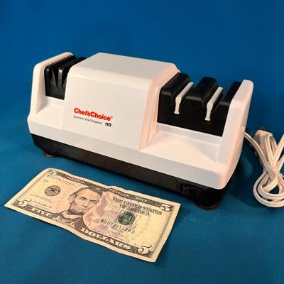 CHEFâ€™S CHOICE ELECTRIC DIAMOND HONE KNIFE SHARPENER