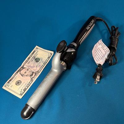 REVLON TEFLON COATED ADJUSTABLE TEMP SHORT BARREL CURLING IRON